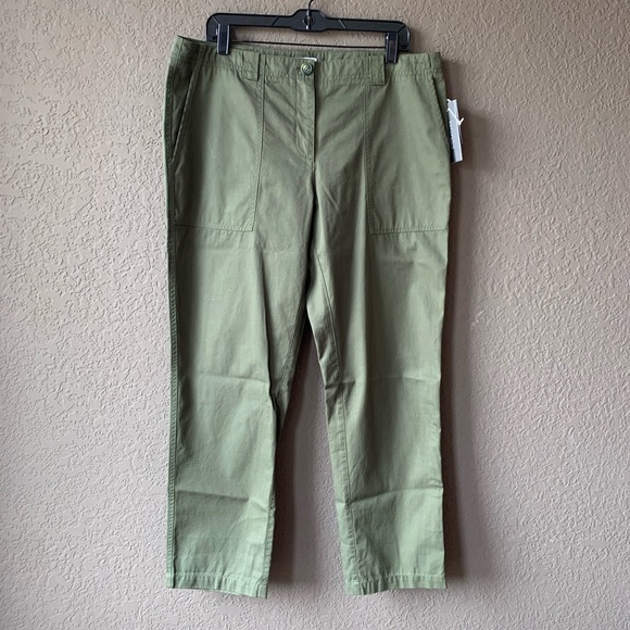 Signature for Nordstrom light weight cotton capris - Picture 14 of 14